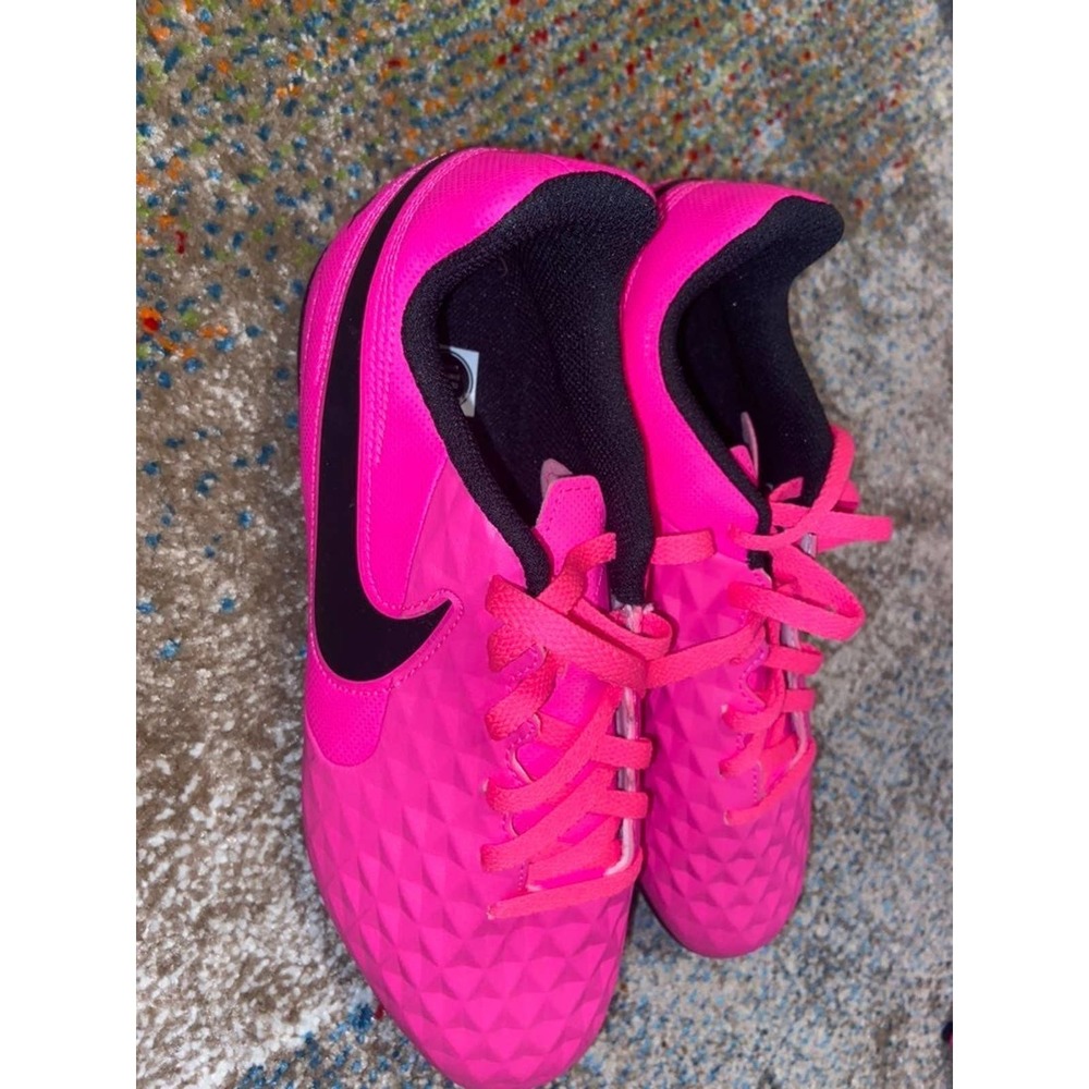Nike Unisex Kid's Junior Legend 8 Club 6Y Soccer Shoe Cleats